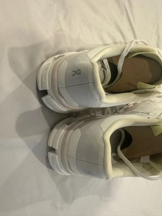 On Running Men's Cloudflow4 Shoes White - Picture 4 of 4